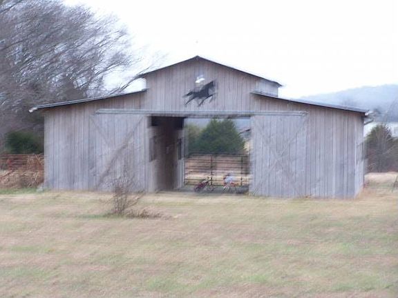 4 Stall Barn