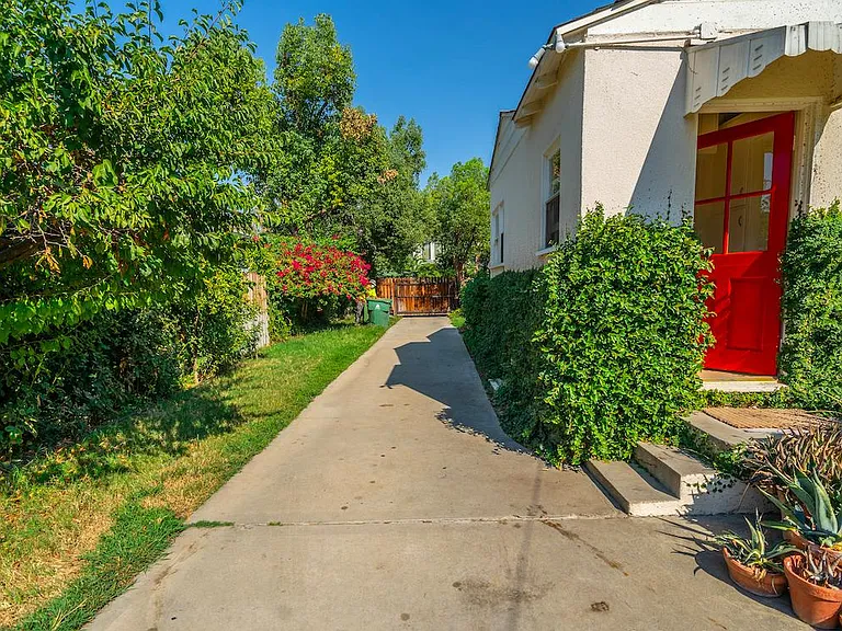 Cantaloupe Ave — Photo 3