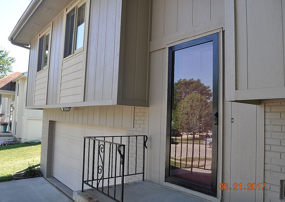 2nd image of 7014 S 132nd Ave