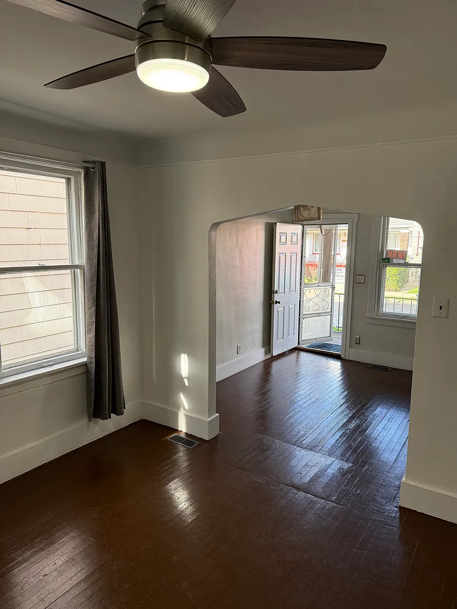 Building Photo - 11363 Sobieski Ave