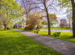 648 Mendon Rd, Pittsford, NY 14534