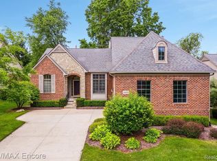 4659 Oakhurst Ridge Rd, Clarkston, MI 48348