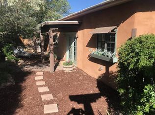 1656 1/5 Cerro Gordo Rd, Santa Fe, NM 87501