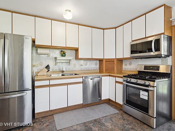 5th image of 6244 N Legett Ave