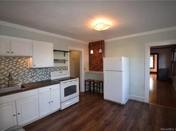 73 Center St APT C, Windsor Locks, CT 06096