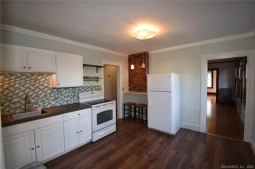 73 Center St #C Photo 1