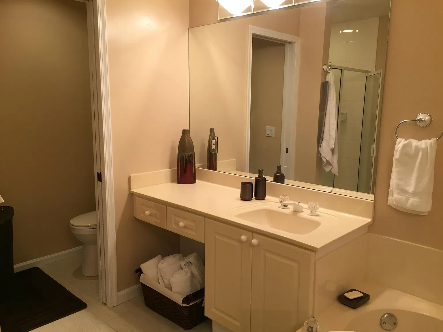 4 bed, 3.0 bath, 2370 sqft, $8,000 — Photo 4