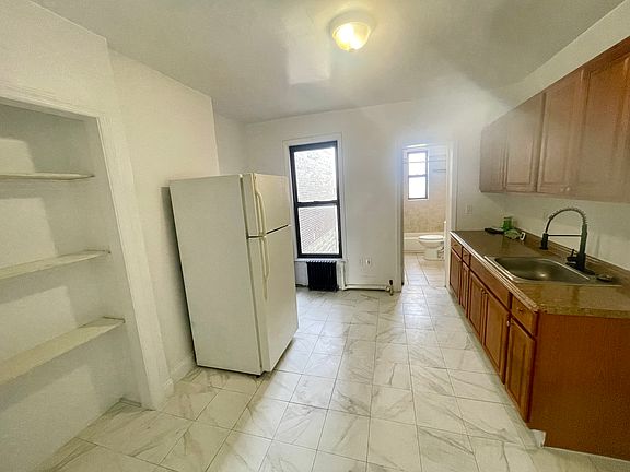2nd image of 14-52 28th Ave Unit 3L