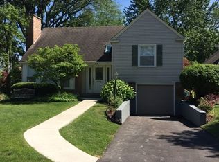 88 Williamsburg Rd, Evanston, IL 60203