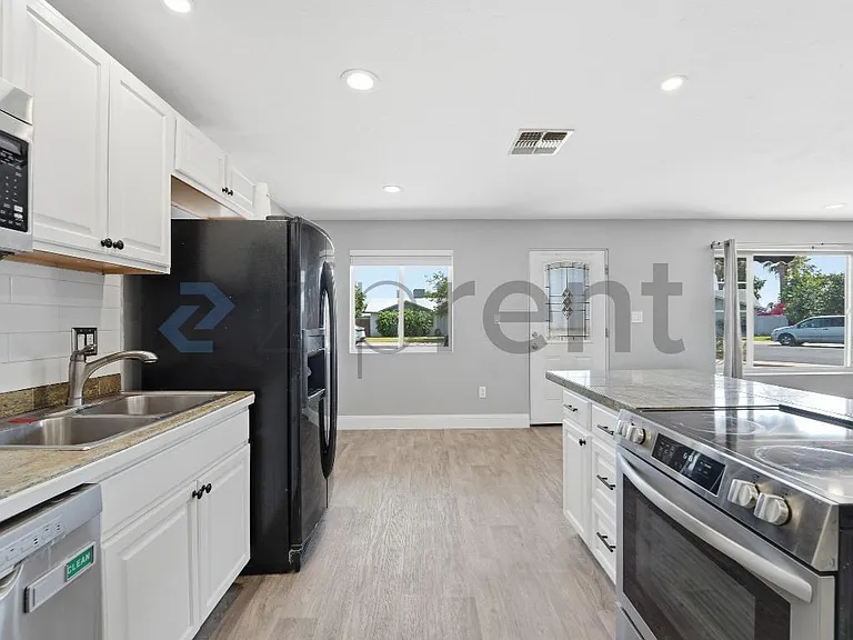 1228 E Barbara Dr — Photo 12