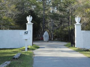 22 Hawk Dr, Sneads Ferry, NC 28460