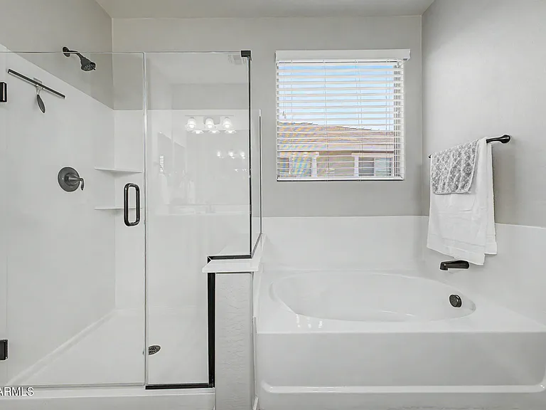 3413 N Loma Vis — Photo 12