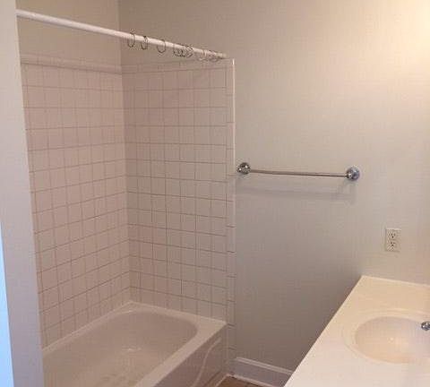 3rd image of 4510 Hamilton Ave #2