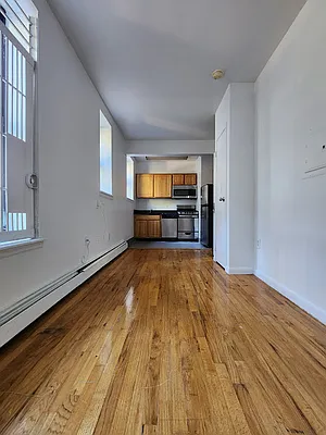 Rented by City Connections Realty | media 6