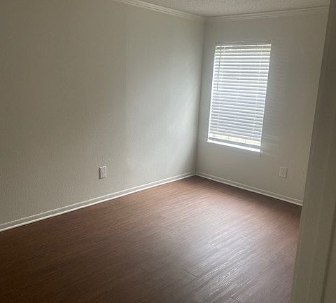 4th image of 301 Warren Dr #1002