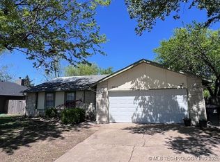 2016 E Reno St, Broken Arrow, OK 74012