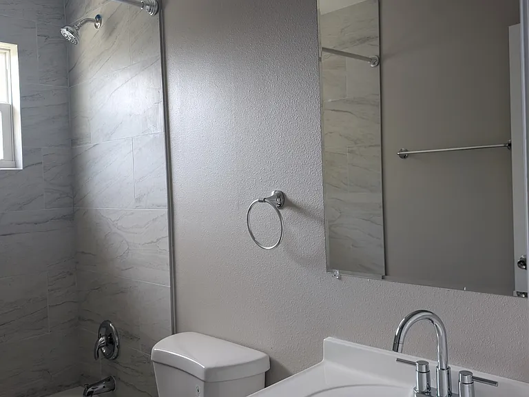811 Hills St — Photo 13