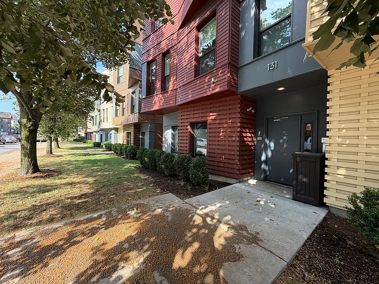 131 Hyde Park Ave #B — Photo 18