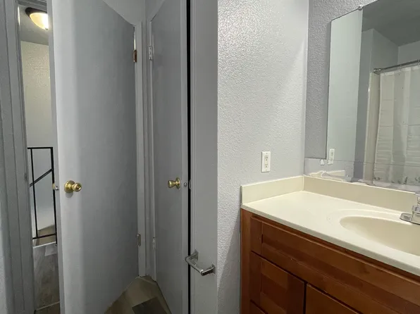 8449 Kelley Dr APT E, Stockton, CA 95209