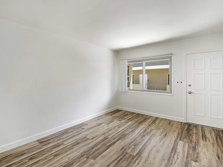 620 E Imperial Ave — Photo 5