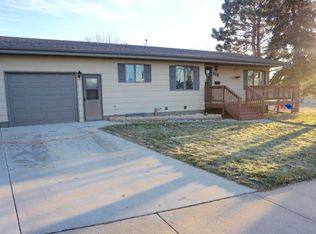 222 Carlson St, Dickinson, ND 58601