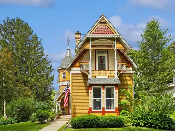 409 N Vine St, West Union, IA 52175