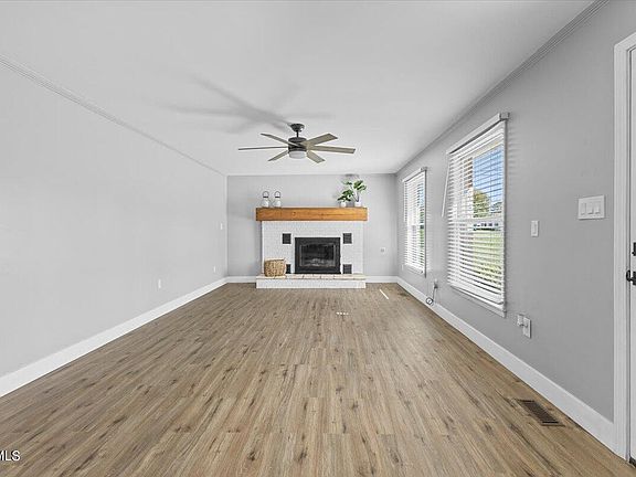 5th image of 16485 Hearl Dr