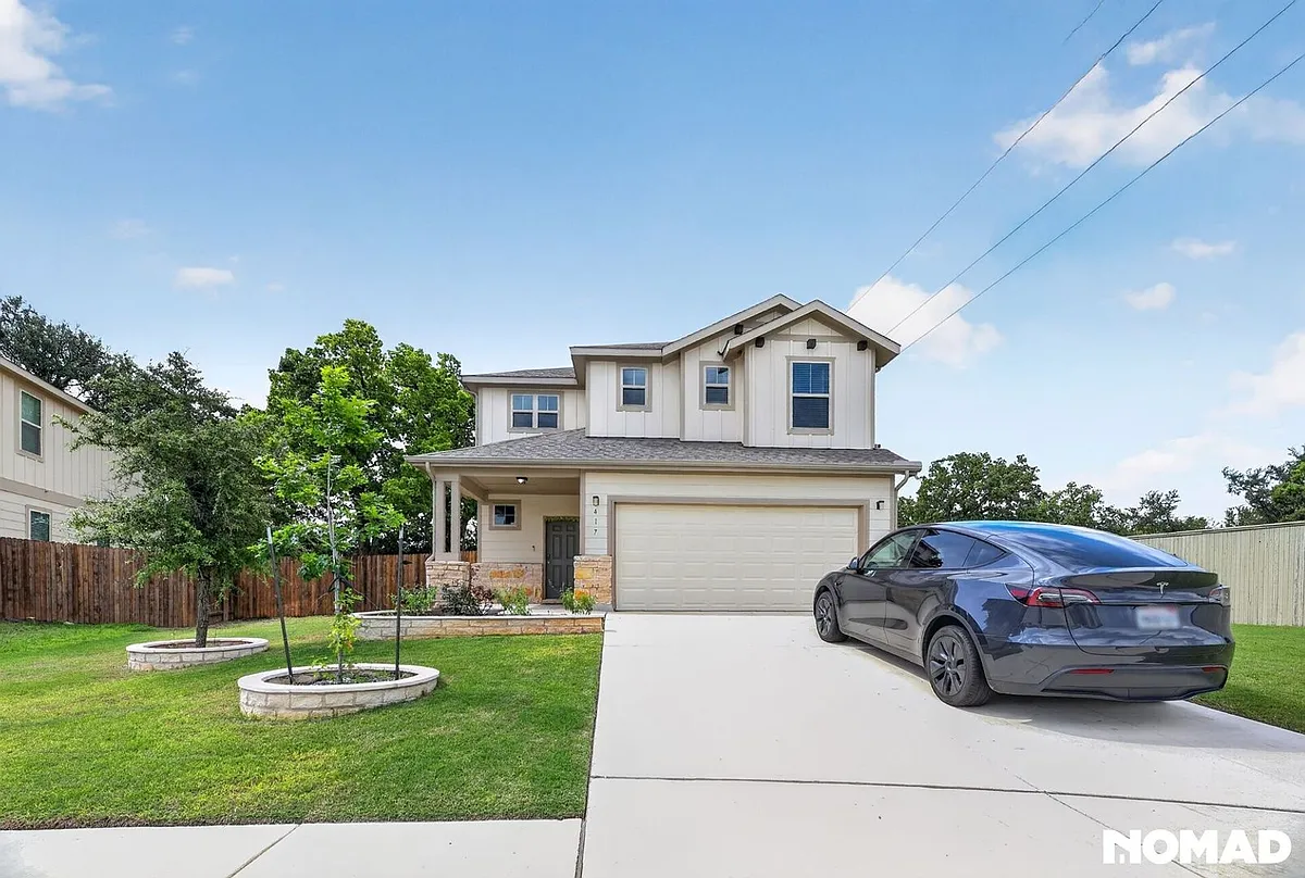 Building Photo - 417 La Dera Dr