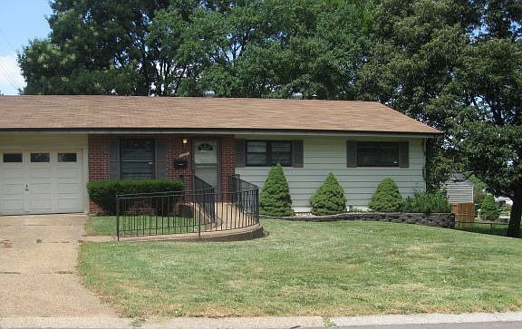 2nd image of 1205 Aubuchon St
