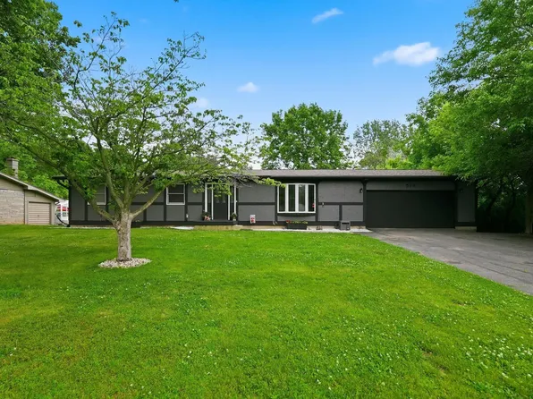 574 S Circle Dr E, Warsaw, IN 46580