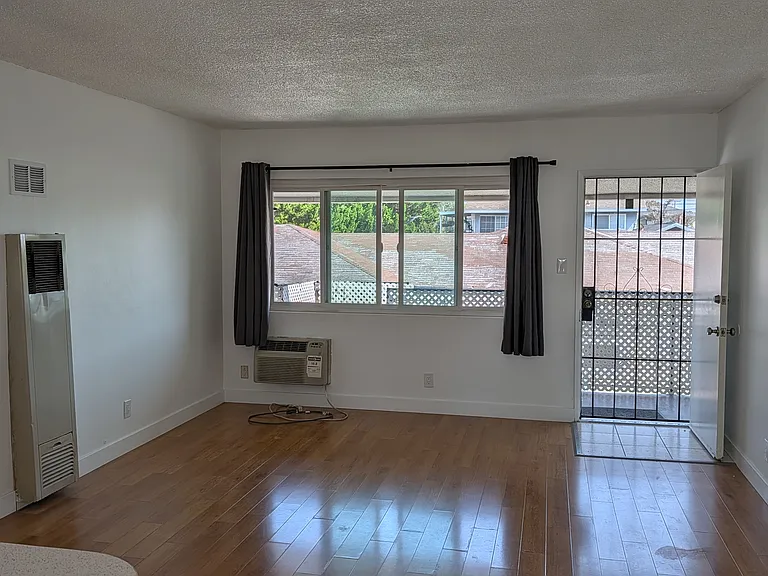 315 S Pine St #E — Photo 6