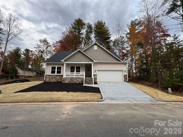 405 Scarlett Oak Ct NE, Lenoir, NC 28605