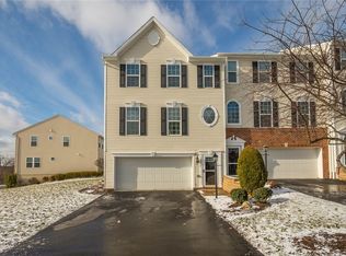 366 Sunrise Dr, Carnegie, PA 15106
