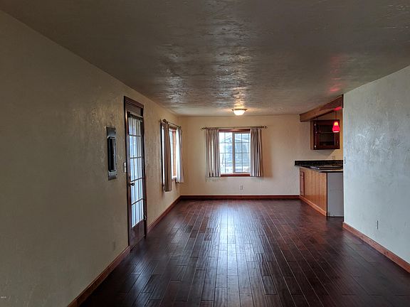 5th image of 3638 SW Beach Ave