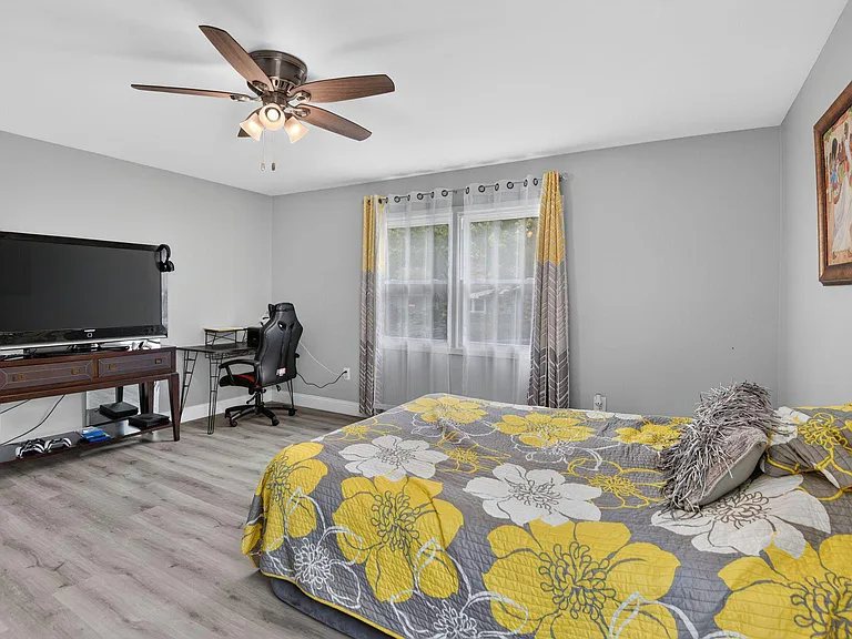 12420 Seabury Ln — Photo 26