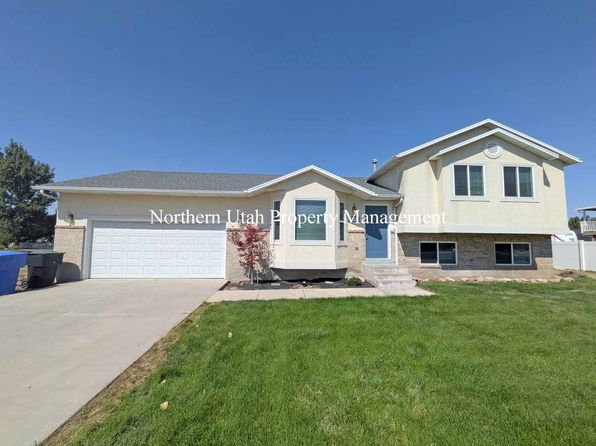 3857 N 2750 W