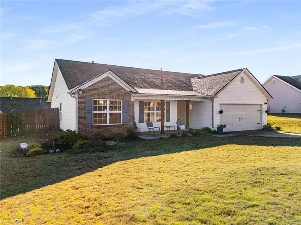 327 Shenandoah Cir, Winder, GA 30680