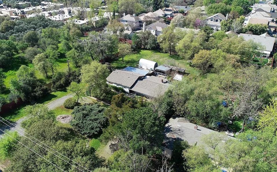 1st image of 3017 La Vista Ave
