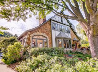 6432 Upper Pkwy N, Wauwatosa, WI 53213