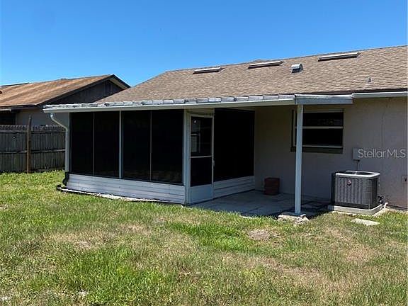 2nd image of 637 Stanford Dr