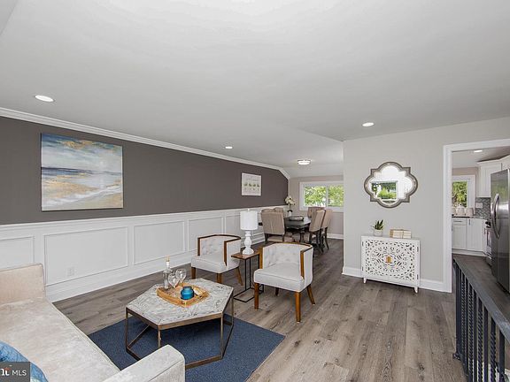 3rd image of 231 Hollyoke Rd