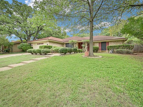 3rd image of 4409 Willow Bend Dr