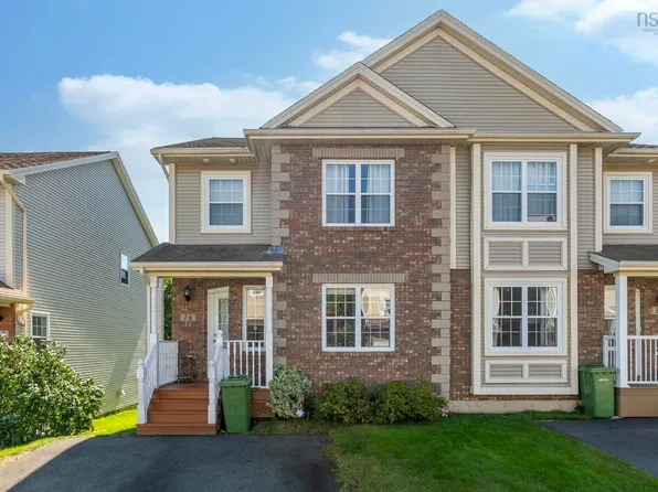 76 Outrigger Cres, Halifax, NS B3M 4V8