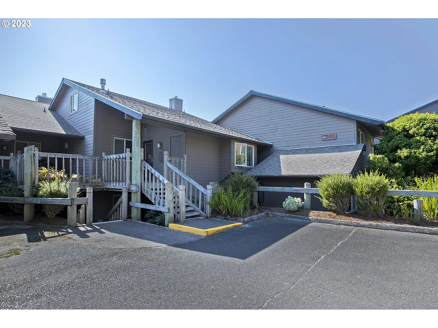 754 N Breakers Point Ct #754 photo 1