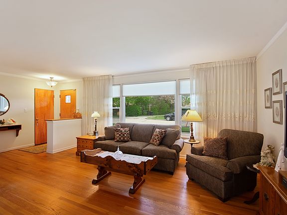 2nd image of 3653 Crain St