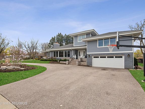 2nd image of 860 Oak Dr