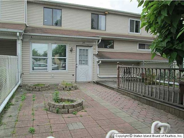 1st image of 20 Jules Dr