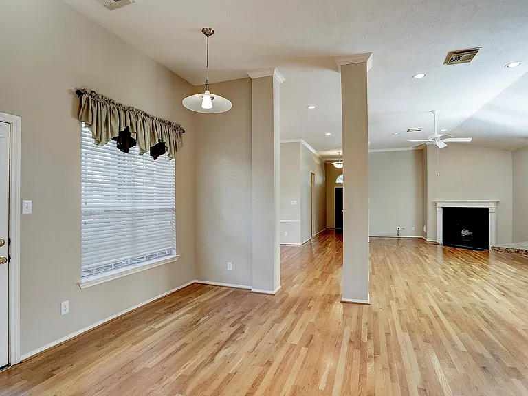 9907 Kemp Forest Dr — Photo 6