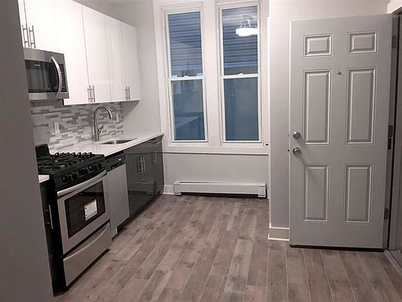 3rd image of 62 Newkirk St APT 1L