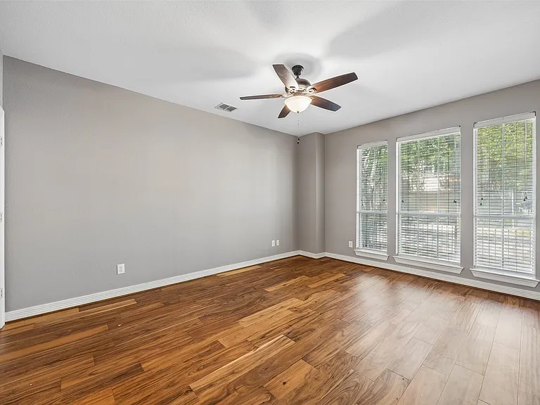 3943 N Hall St — Photo 12